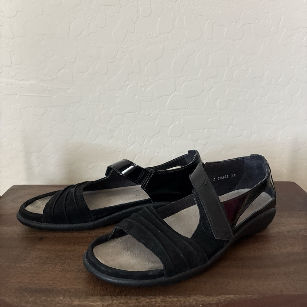 NAOT PAPAKI Black Patent Leather/Nubuck Hand-Sewn Comfort Sandal 37 US 6-6.5